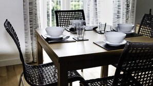Suite – standard, 2 soverom, balkong (Suite 5) | Spiseområde på rommet