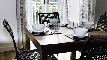 Standard Suite, 2 Bedrooms, Balcony (Suite 5) | In-room dining