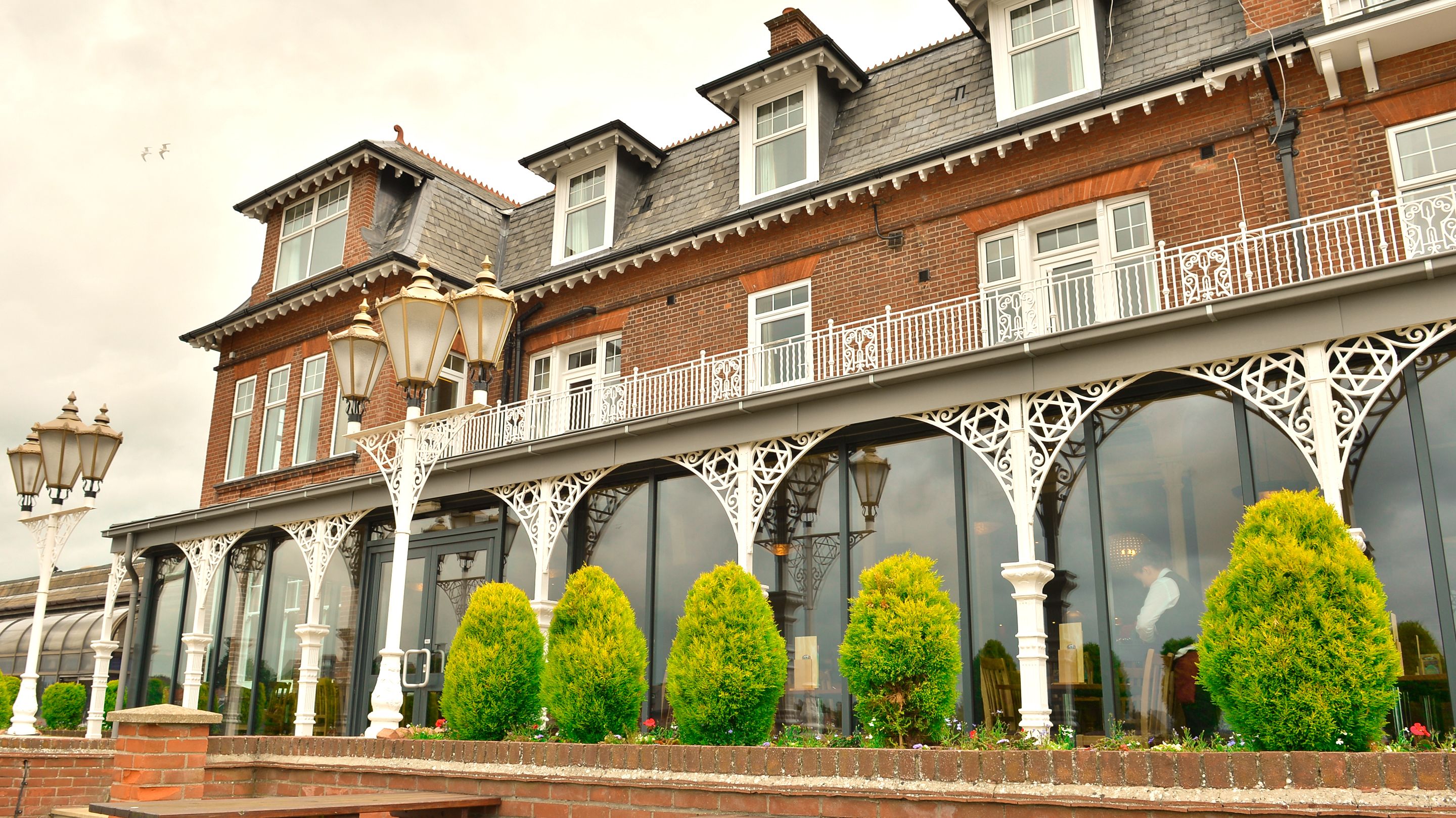 المنشأة من الخارج