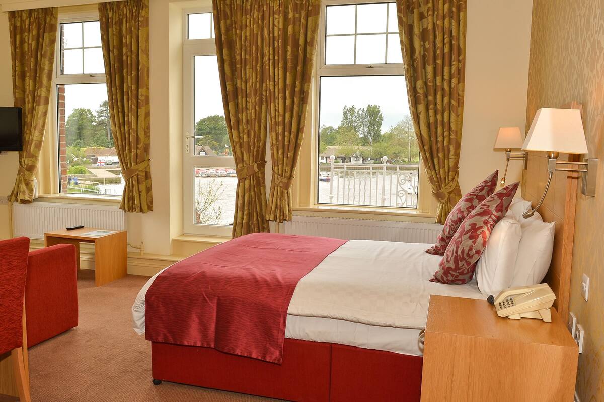 single room | view from room