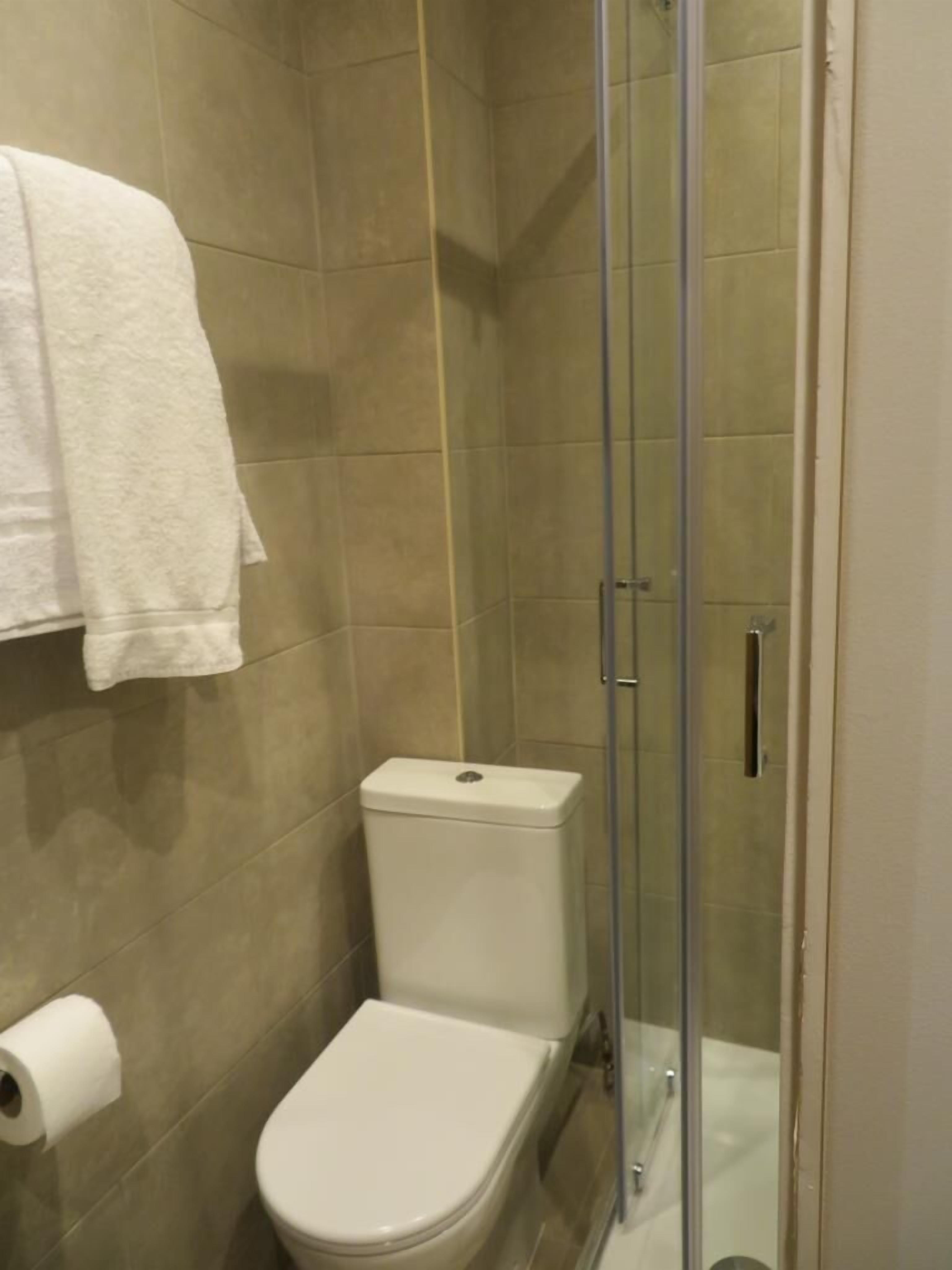 Photo - Glendale Hyde Park Hotel
