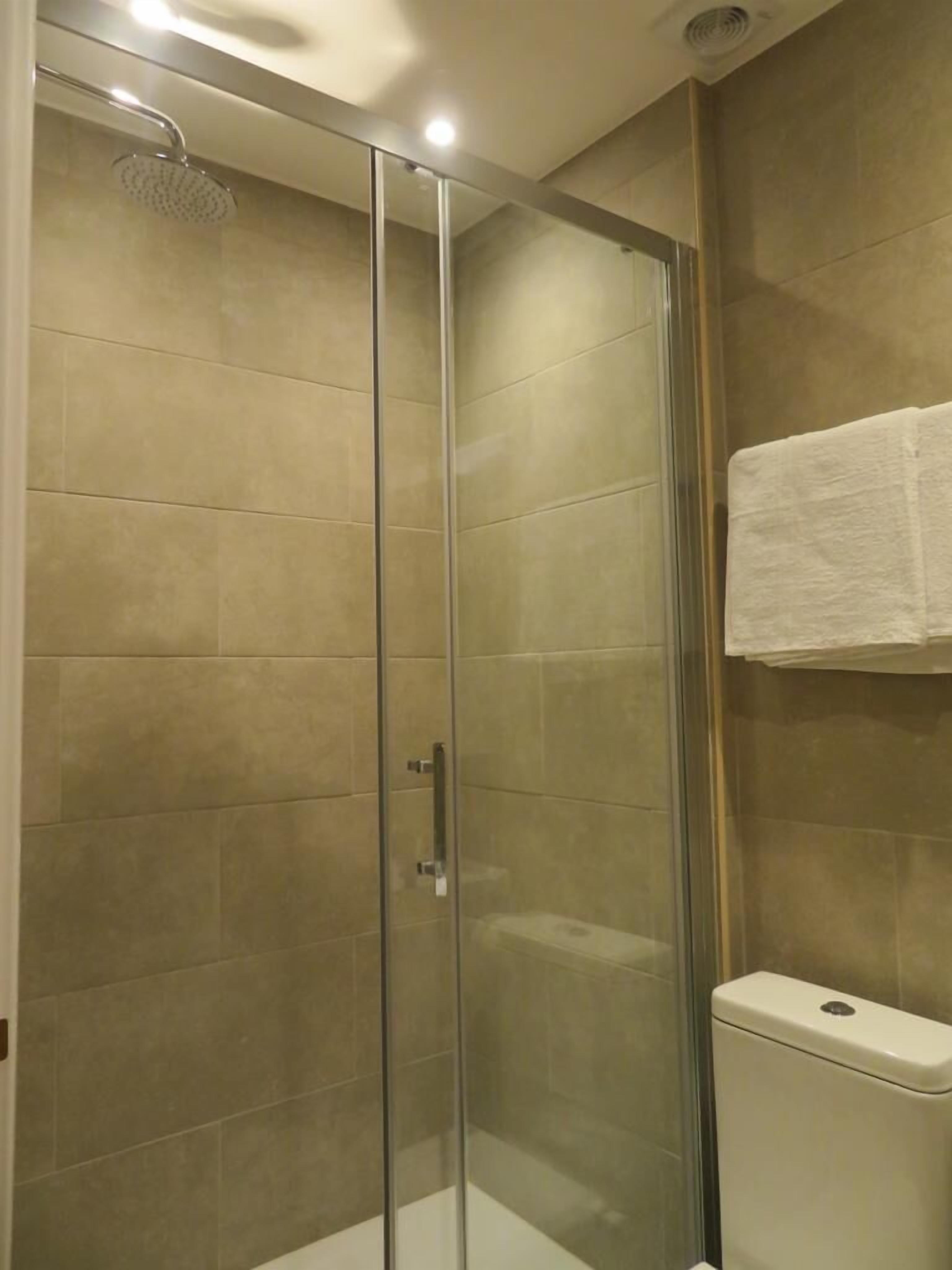 Photo - Glendale Hyde Park Hotel