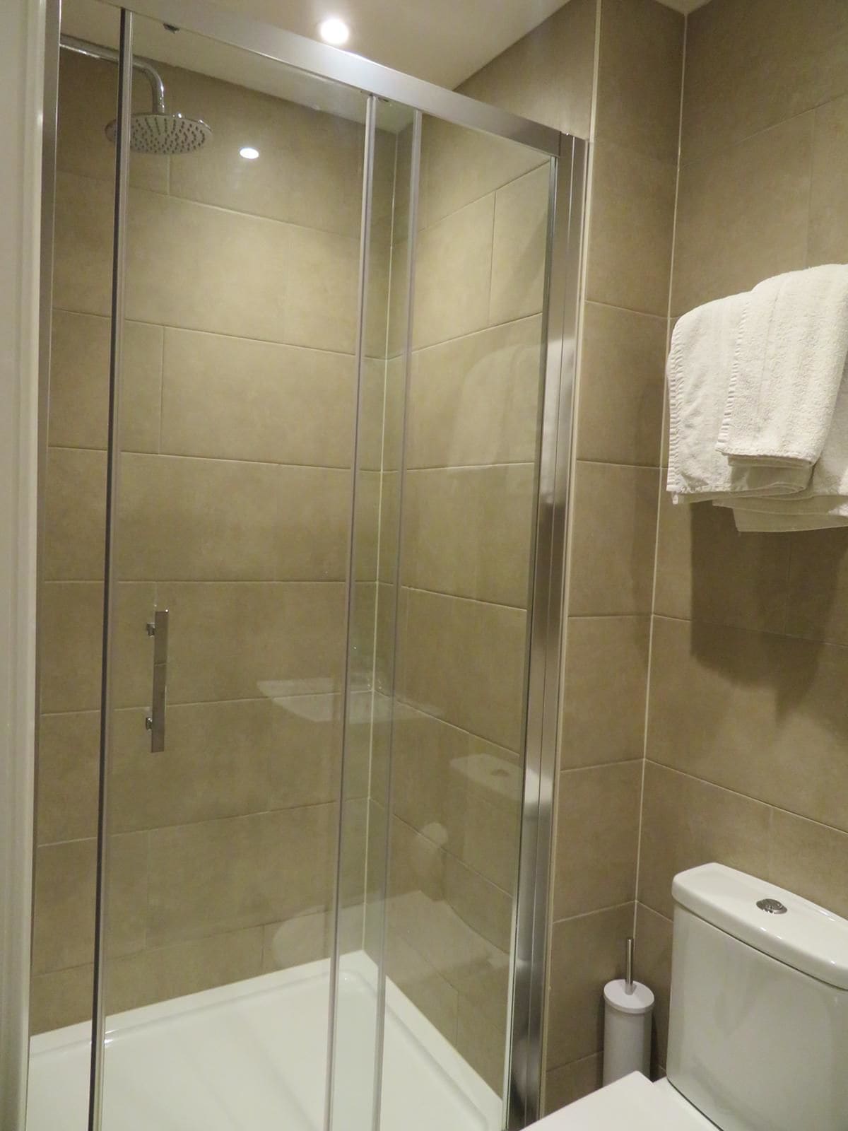Photo - Glendale Hyde Park Hotel