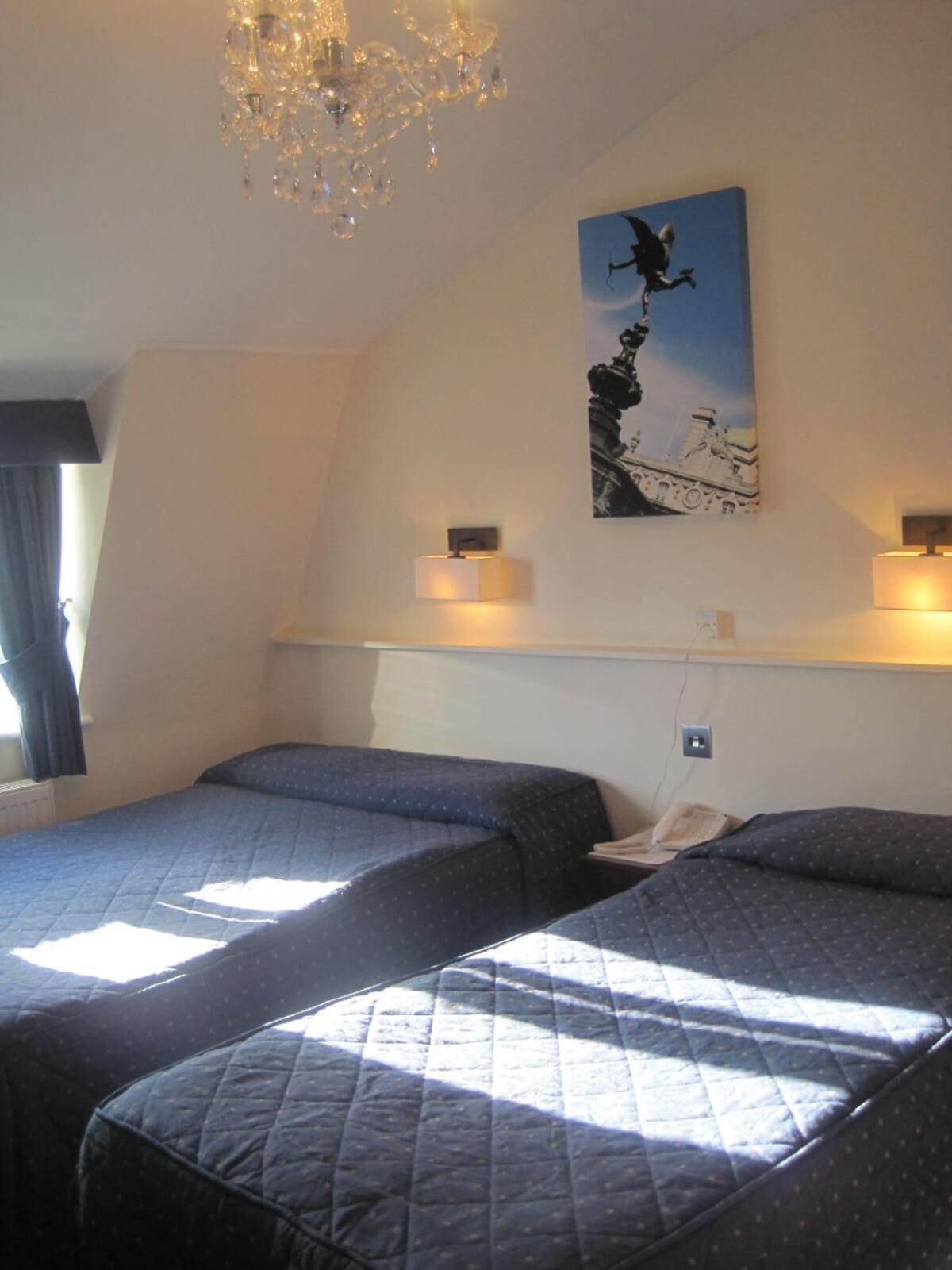 Photo - Aaraya Sussex Gardens