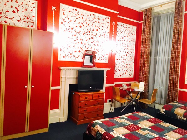 Family Room, Kitchenette