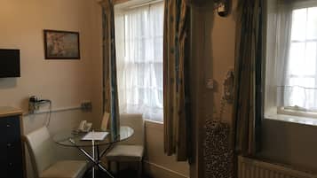 Double Room | Egyptian cotton sheets, in-room safe, iron/ironing board, free WiFi