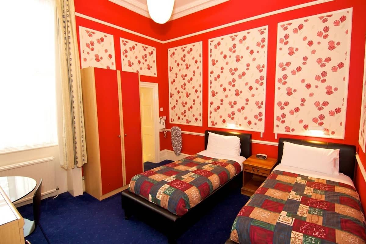 Superior Twin Room, Kitchenette | Egyptian cotton sheets, in-room safe, iron/ironing board, free WiFi