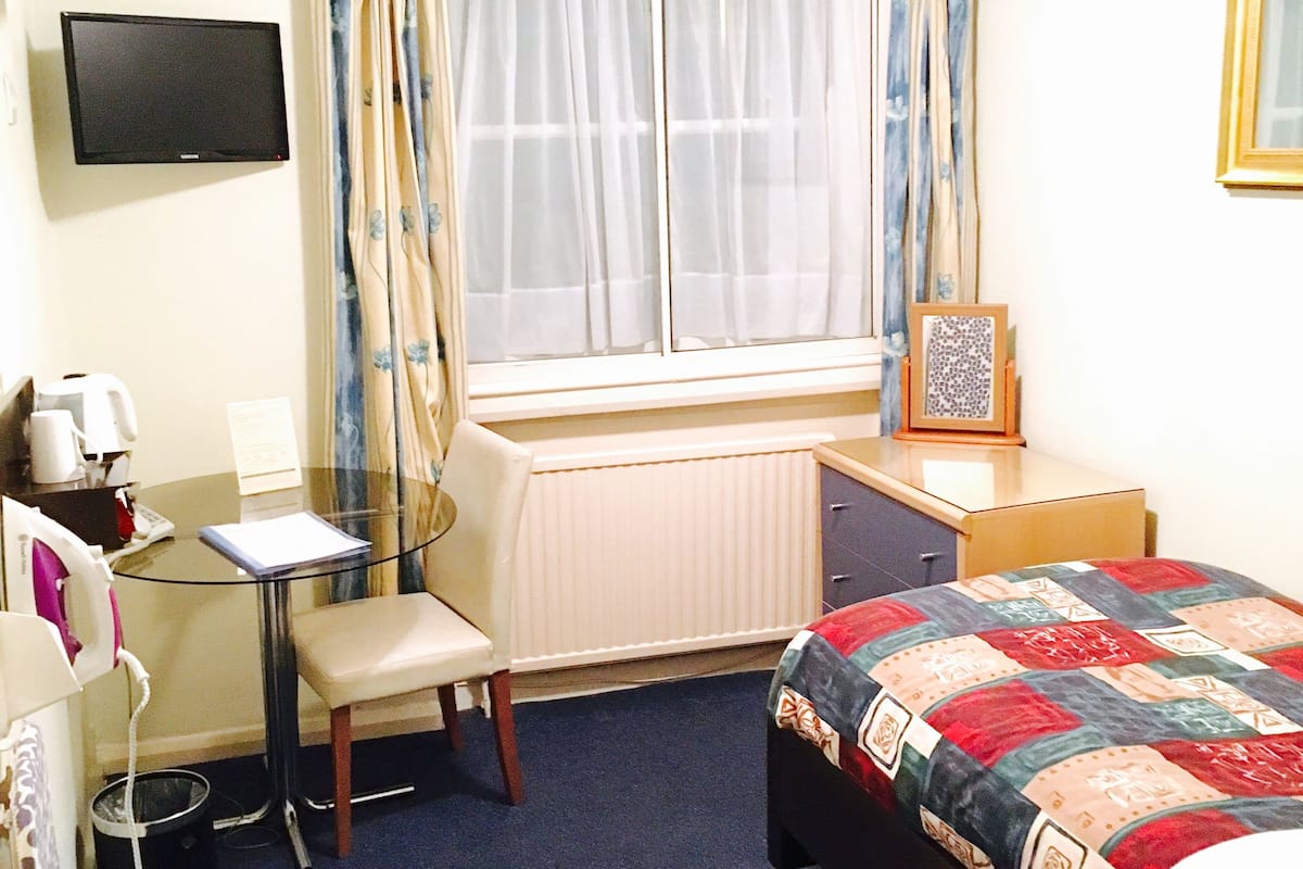 Single Room | Egyptian cotton sheets, in-room safe, iron/ironing board, free WiFi