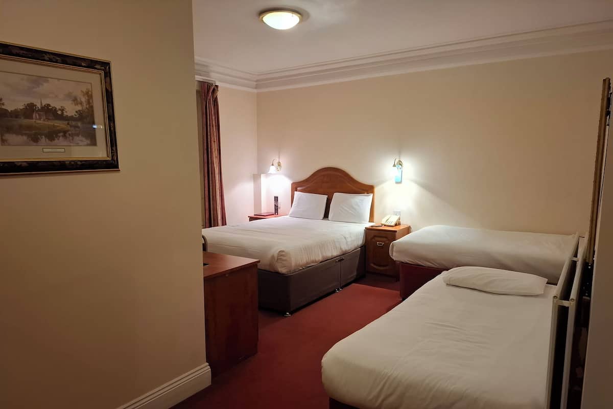 Standard-Vierbettzimmer