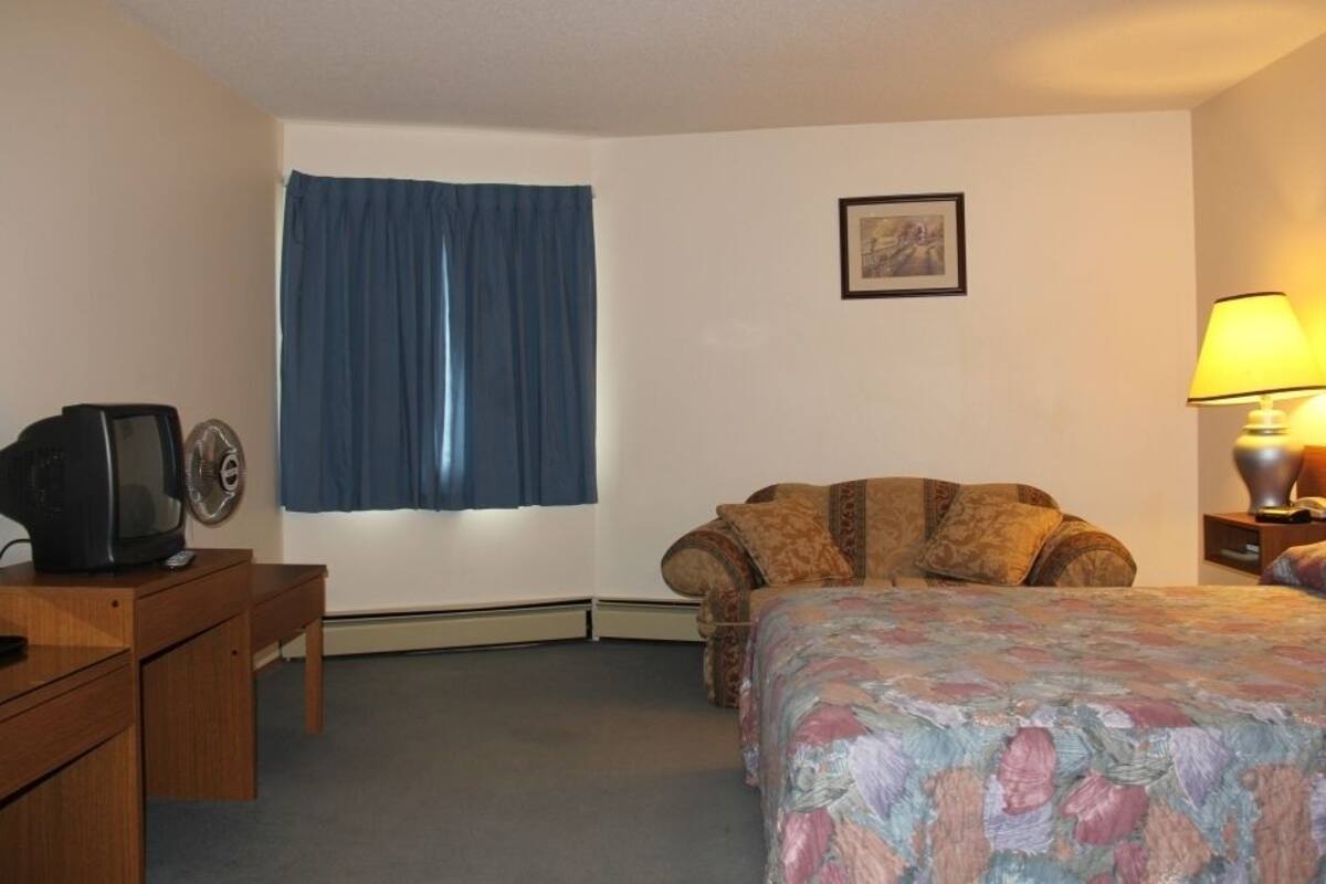 Habitación, 1 cama Queen size | Ropa de cama de alta calidad y despertador