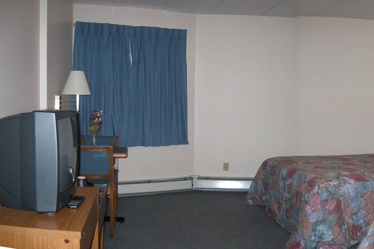 Double Room, 2 Queen Beds | Premium bedding, alarm clocks