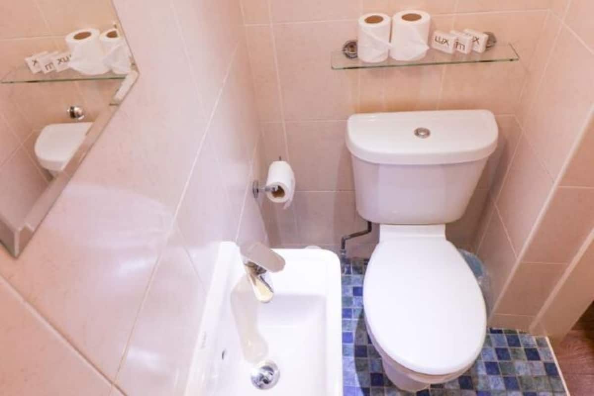 Badezimmer | Dusche, Haartrockner, Handtücher