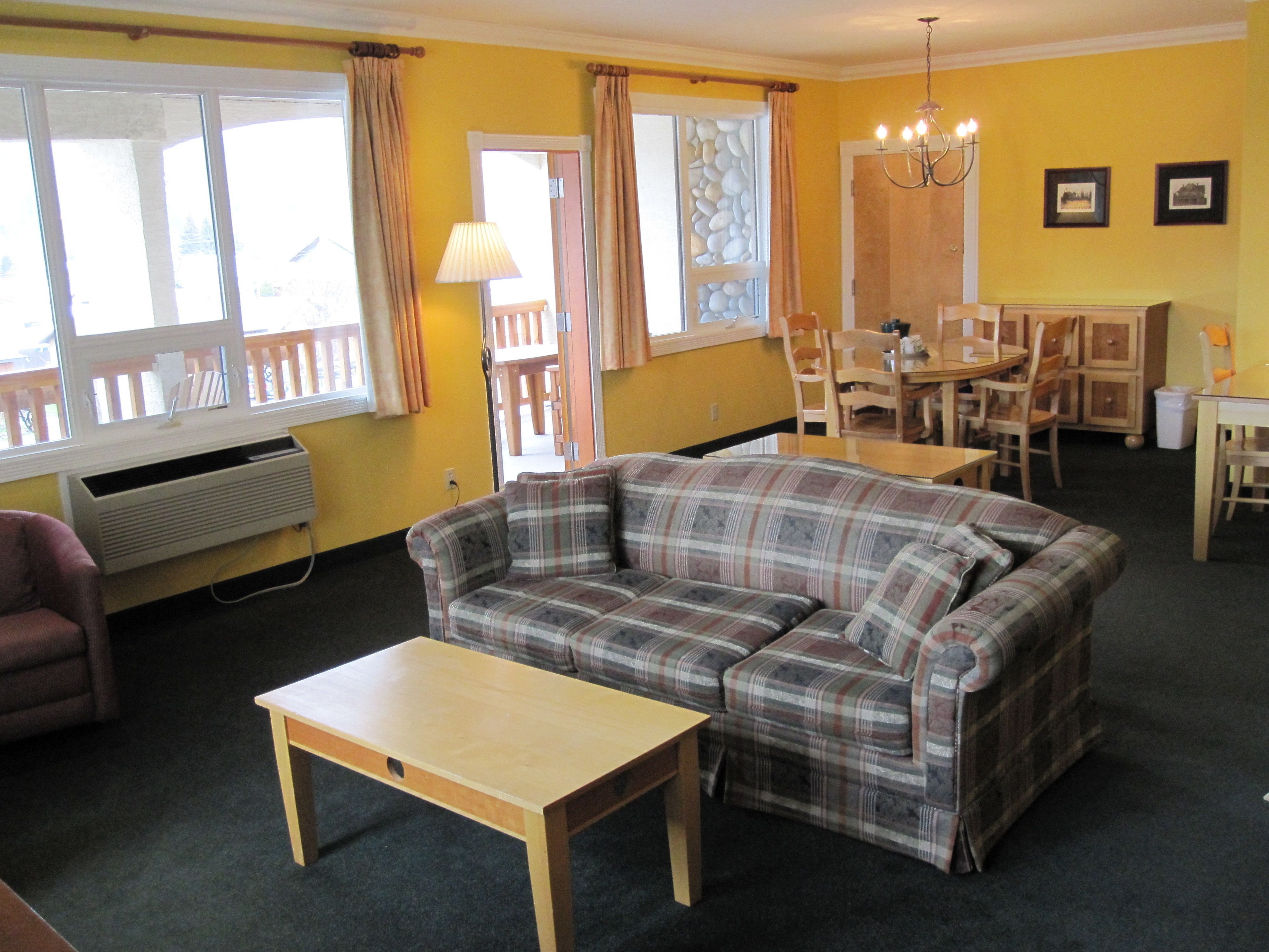 32-inch TV with cable channels