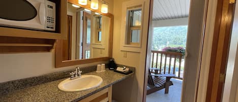 Deluxe Room, 1 King Bed, Balcony, Mountain View (No Pets) | Desk, blackout drapes, iron/ironing board, free WiFi