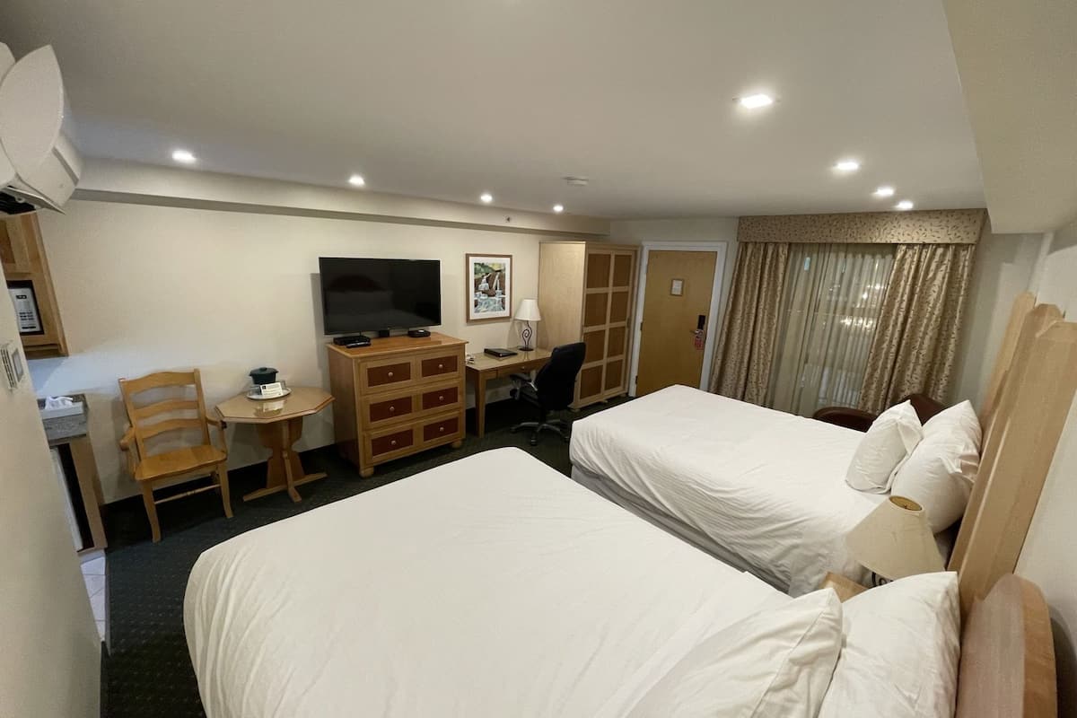 办公桌、遮光窗帘、熨斗/熨衣板、免费 WiFi