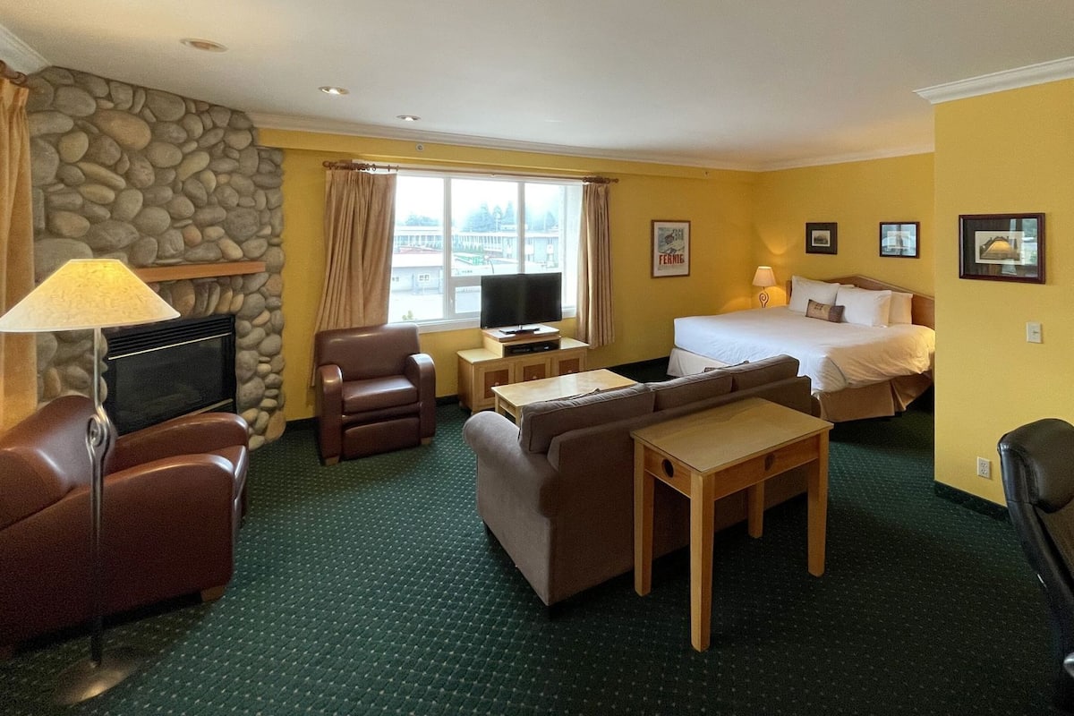 办公桌、遮光窗帘、熨斗/熨衣板、免费 WiFi