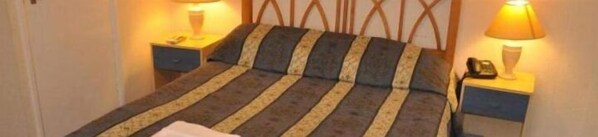 Fer et planche Ă repasser, Wi-Fi gratuit, draps fournis