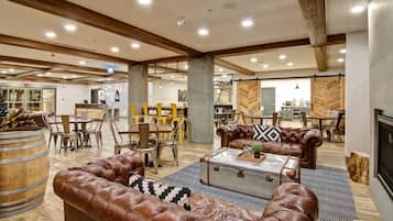 Lobby lounge