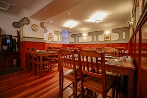 Daily continental breakfast (GBP 6 per person)