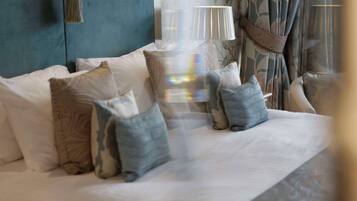Deluxe Room, 1 King Bed, Non Smoking (Four Poster Bed, View) | Premium bedding, in-room safe, individually decorated