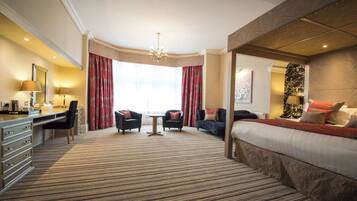 Deluxe-sviitti, 1 suuri parisänky, tupakointi kielletty (View) | 1 makuuhuone, ylelliset vuodevaatteet, tallelokero huoneessa