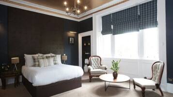 Premium bedding, desk, iron/ironing board, free WiFi