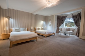 Deluxe Room | 2 Double Beds | Ensuite 