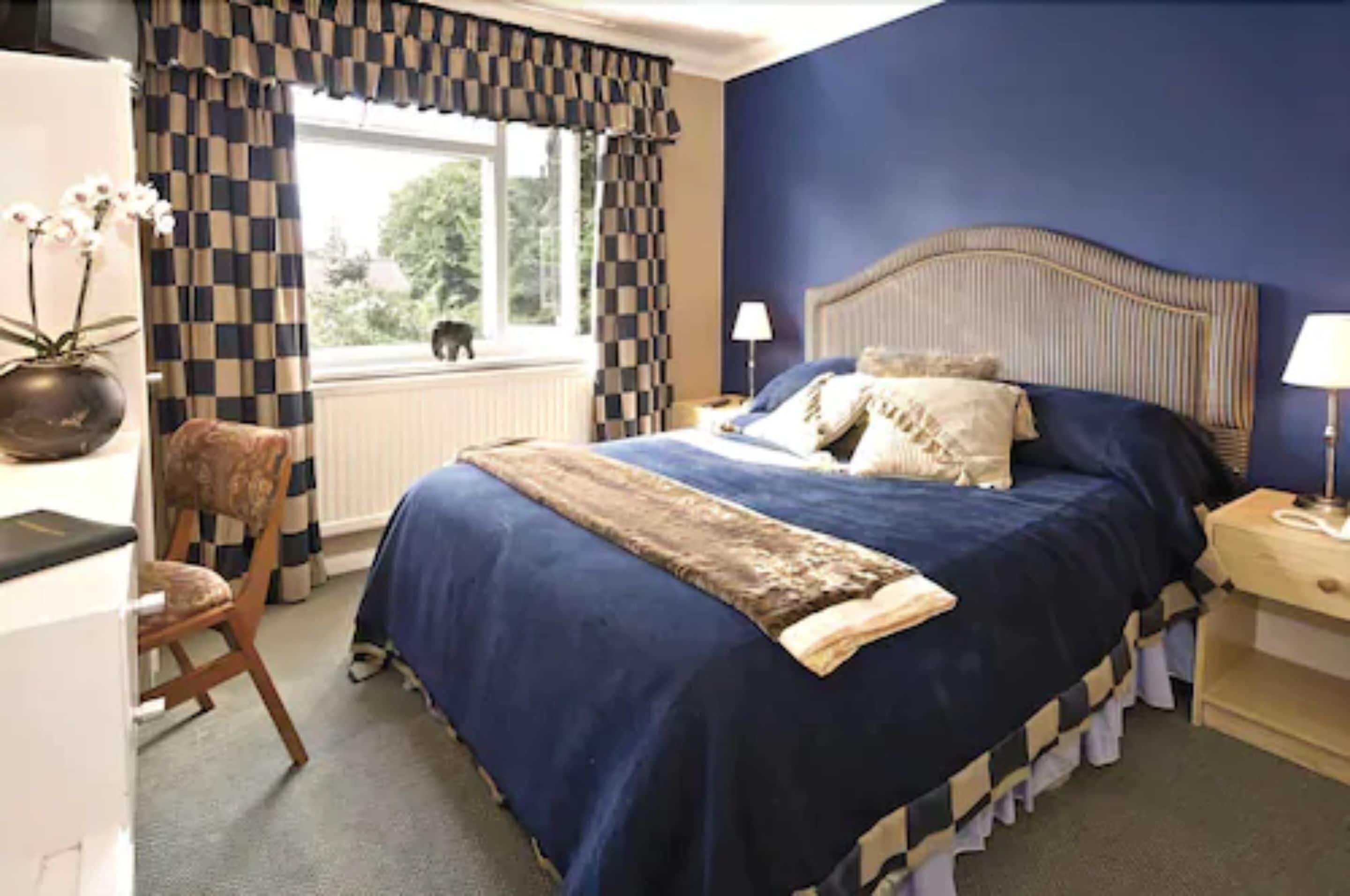 standard double room | iron/ironing board, free wifi, bed sheets