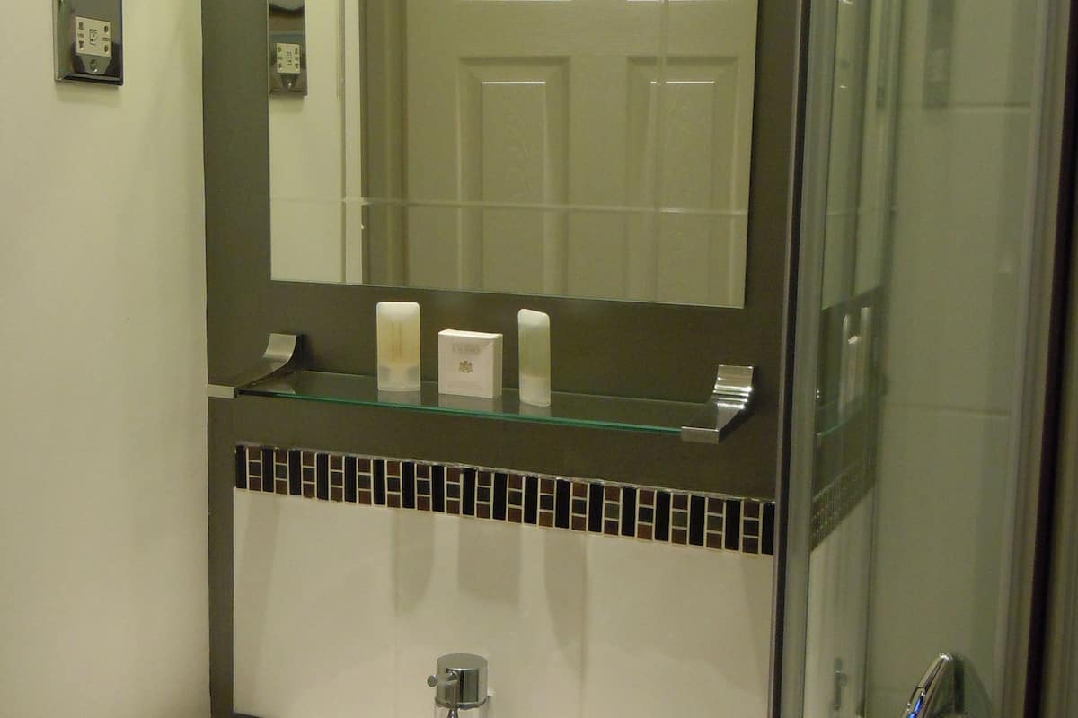 single room | bathroom sink