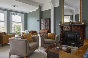 Exclusive House, Ensuite, Garden Area | Living area | Smart TV, fireplace, Netflix, streaming services