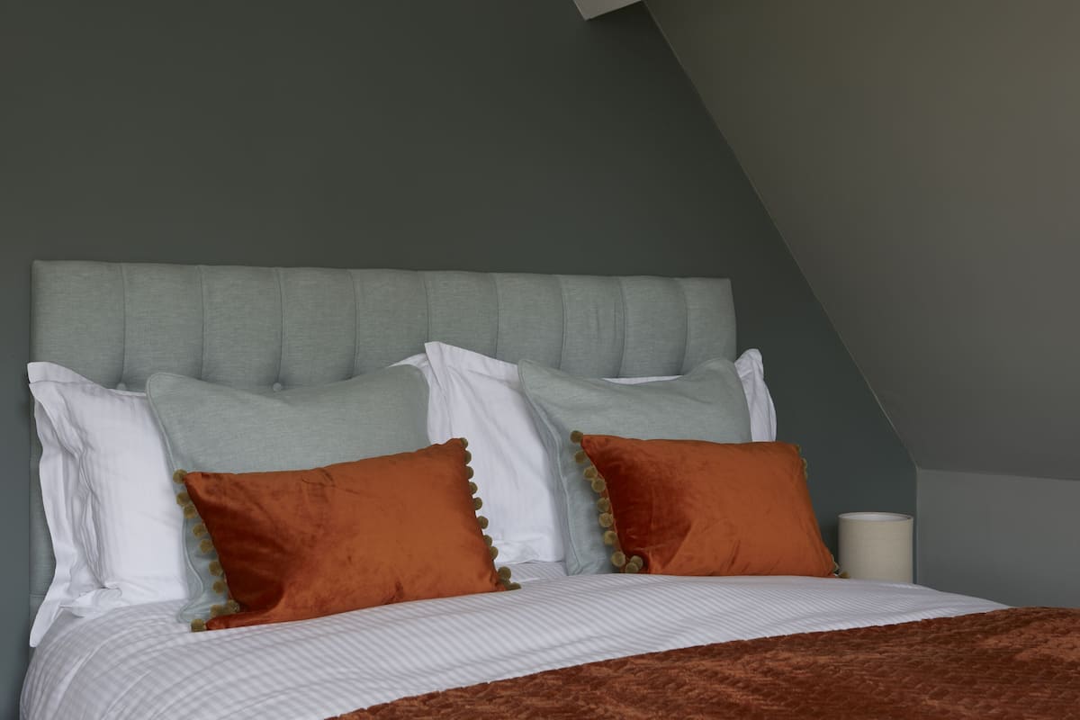 Double Room (Colwell Room ) | Egyptian cotton sheets, premium bedding, pillowtop beds