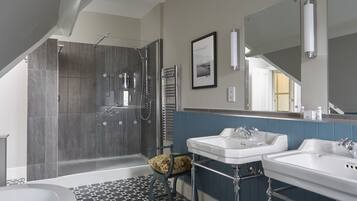 Deluxe Double or Twin Room (Compton Room ) | Bathroom | Designer toiletries, hair dryer, bathrobes, slippers