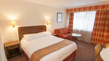 Premium bedding, in-room safe, desk, iron/ironing board