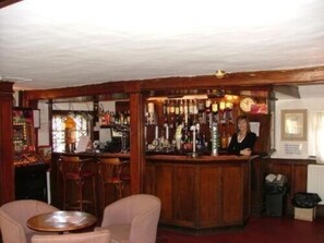 Bar (in der Unterkunft)