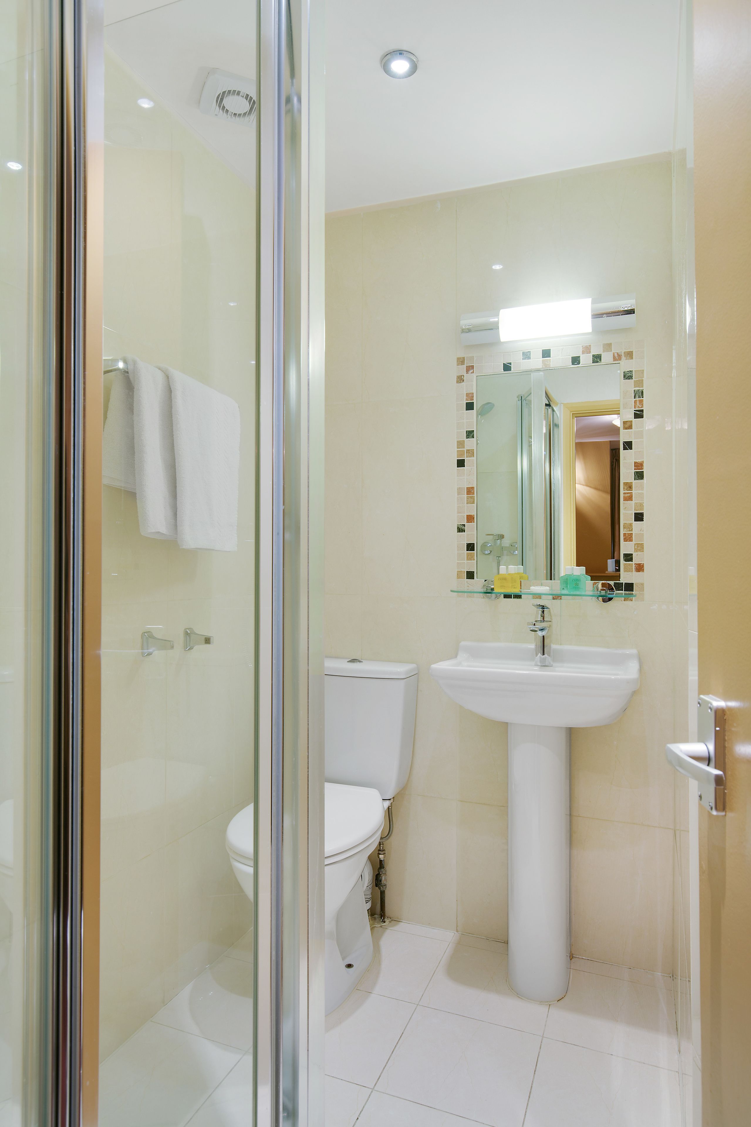 Photo - Craven Hotel