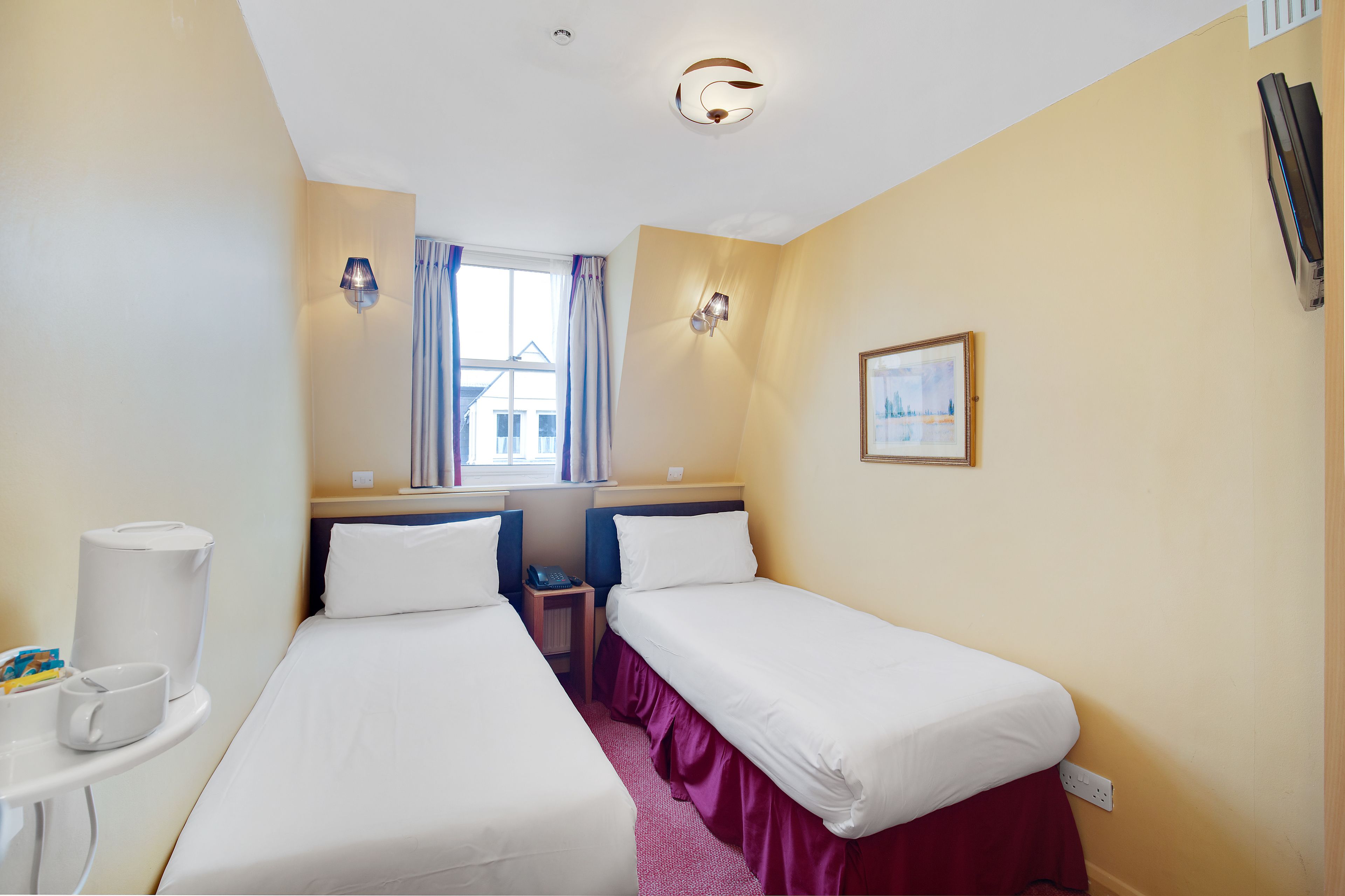 Photo - Craven Hotel