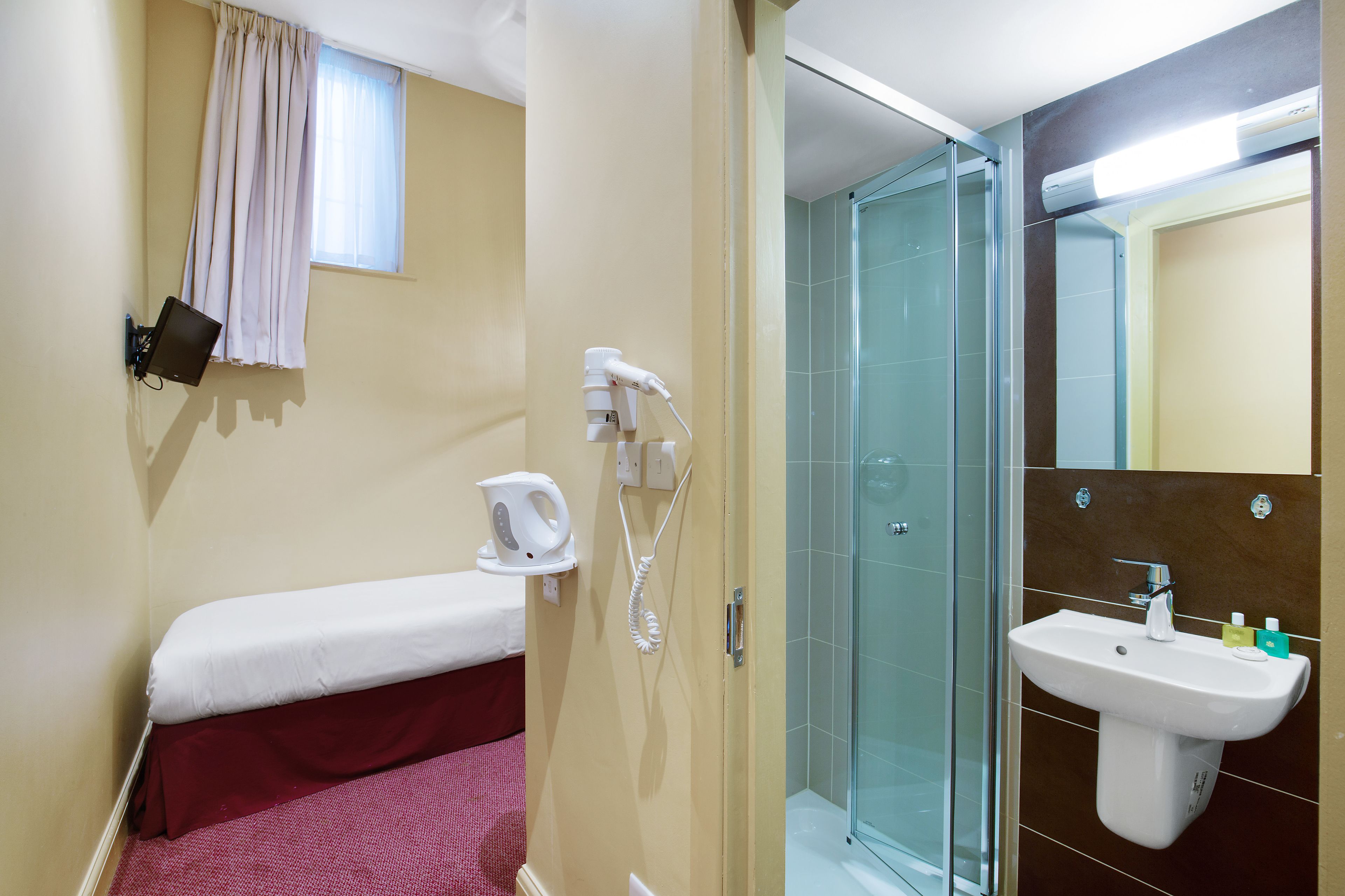 Photo - Craven Hotel