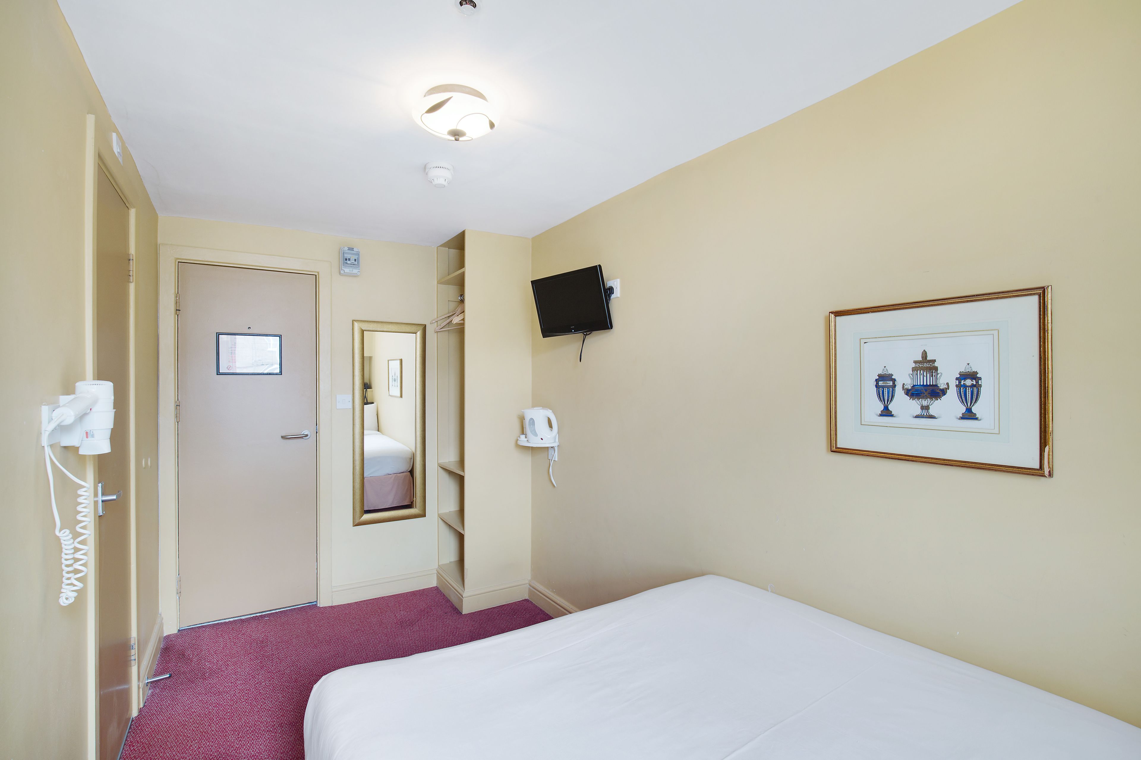 Photo - Craven Hotel