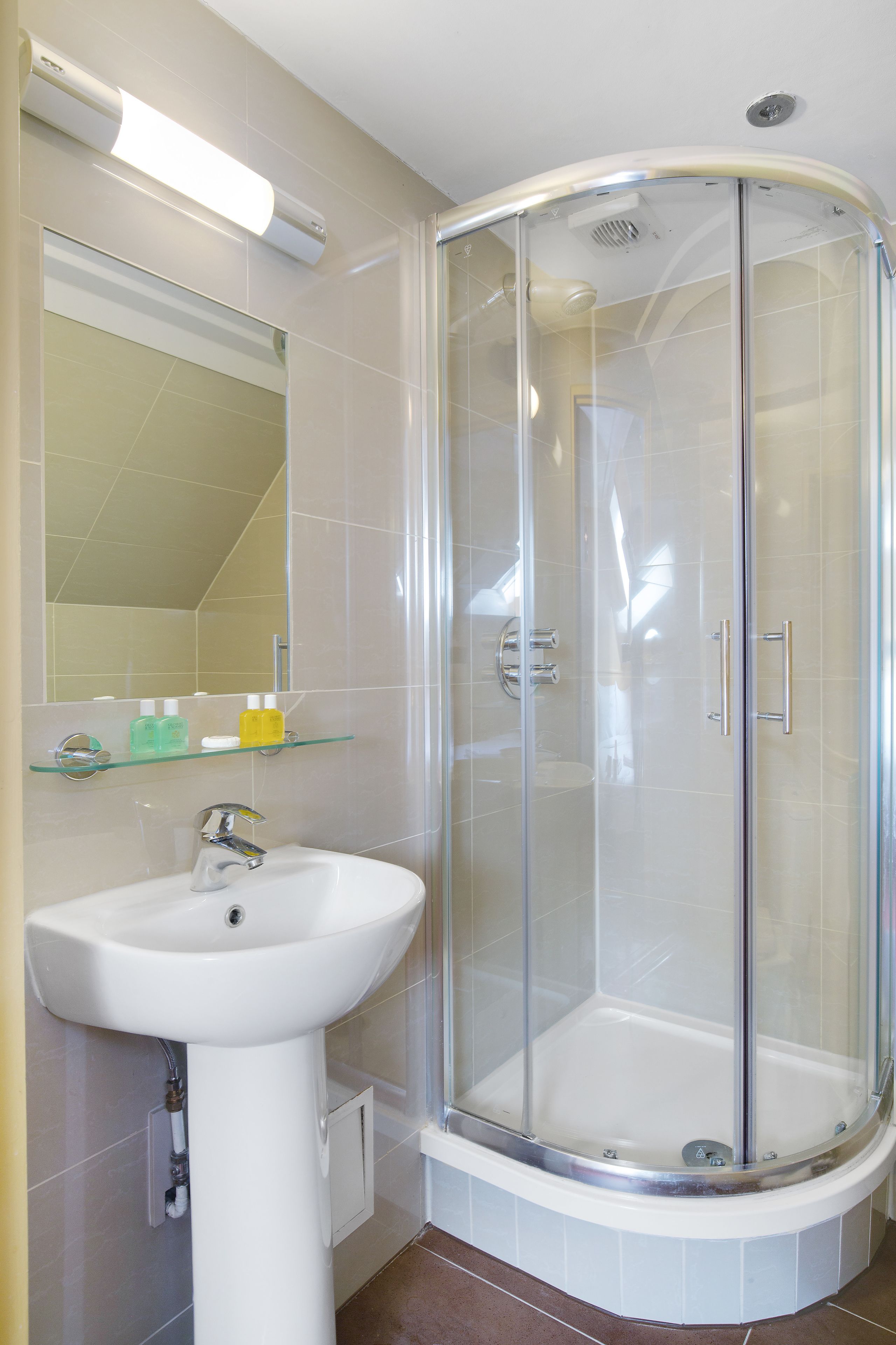 Photo - Craven Hotel