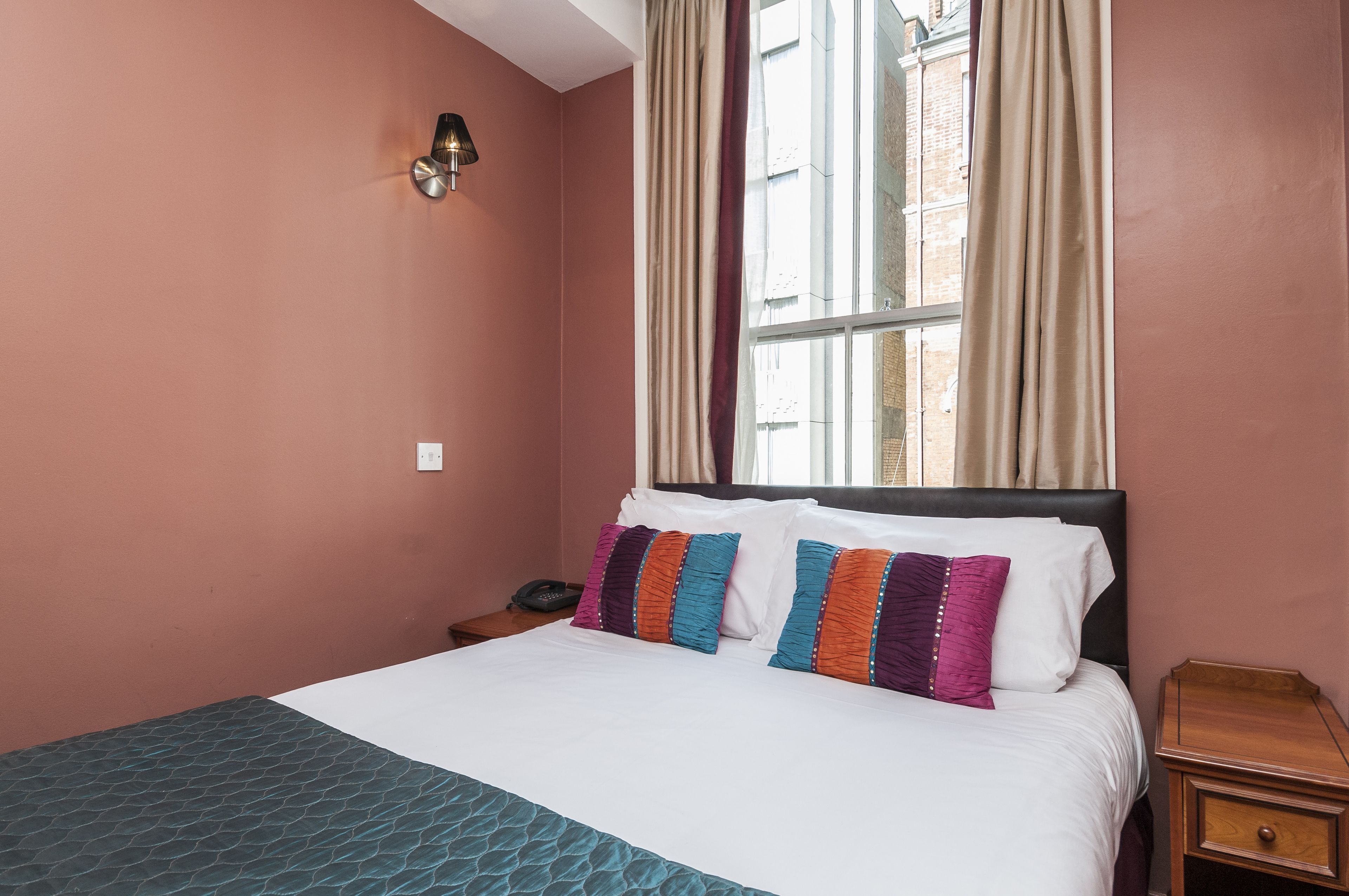 Photo - Craven Hotel