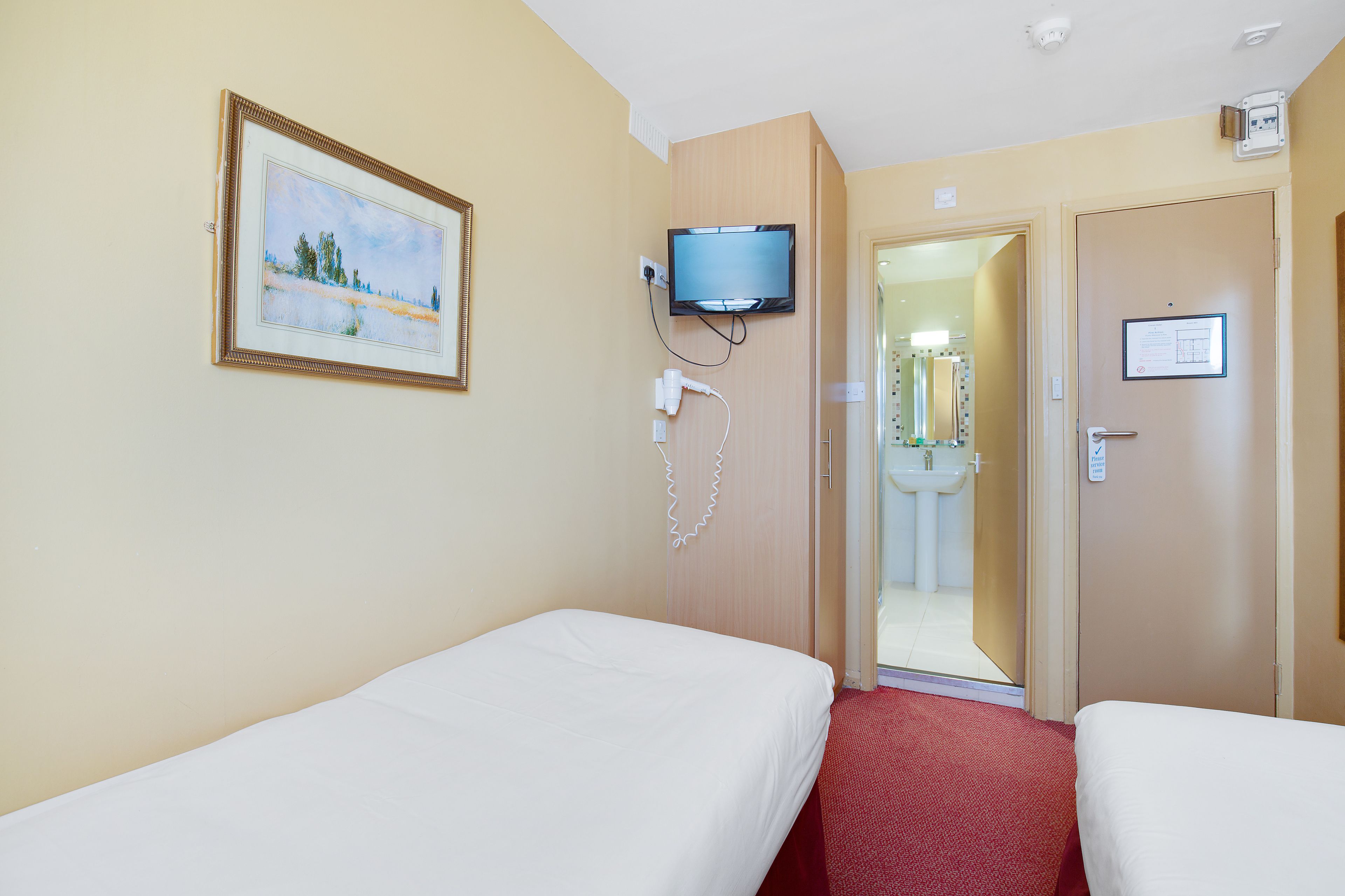 Photo - Craven Hotel