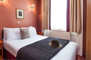 Double Room | Soundproofing, iron/ironing board, free WiFi, bed sheets - The Craven Hotel (London)