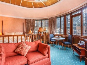 Frette Italian sheets, premium bedding, minibar, in-room safe