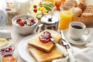 فطور إنجليزي يوميًا مقابل رسوم