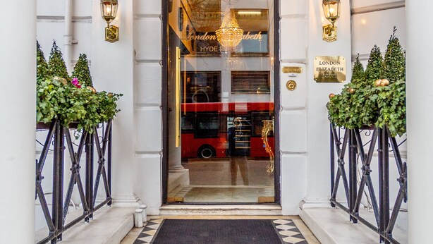 Property entrance - London Elizabeth Hotel (London)