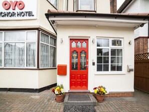 Front of property - Anchor Hotel (London)