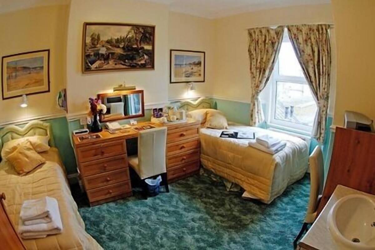 Twin Room, Ensuite