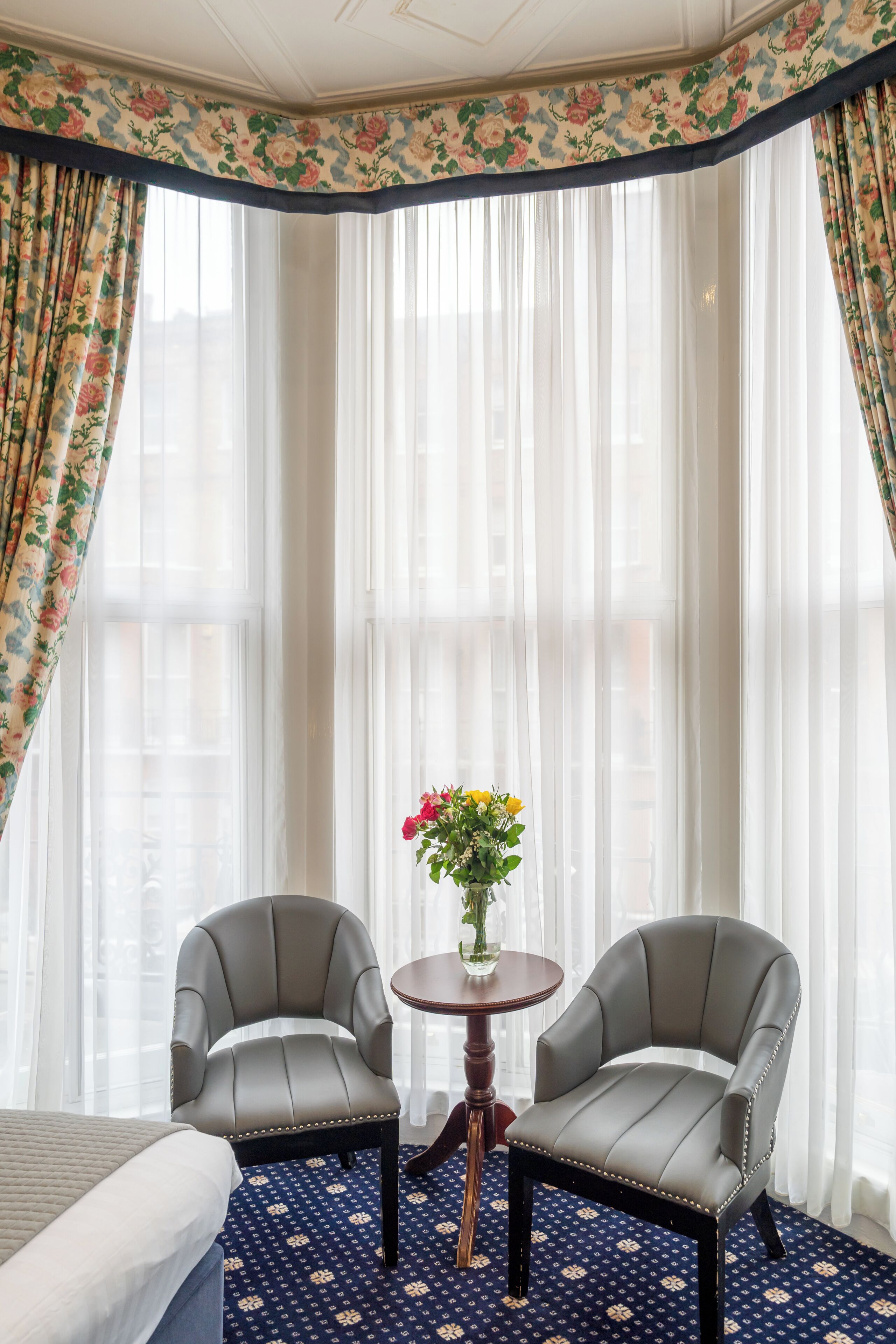 family room, ensuite | minibar, in-room safe, individually decorated, desk