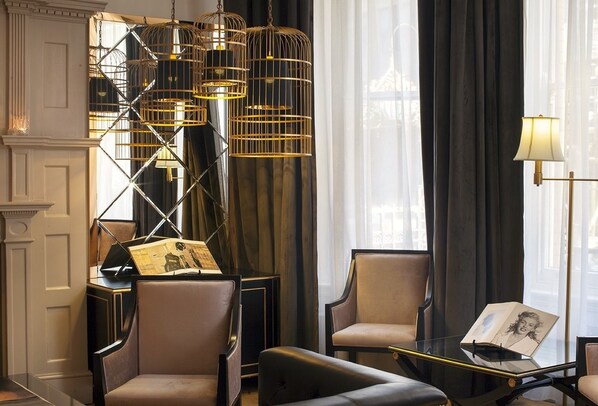 บริเวณนั่งเล่นที่ล็อบบี้