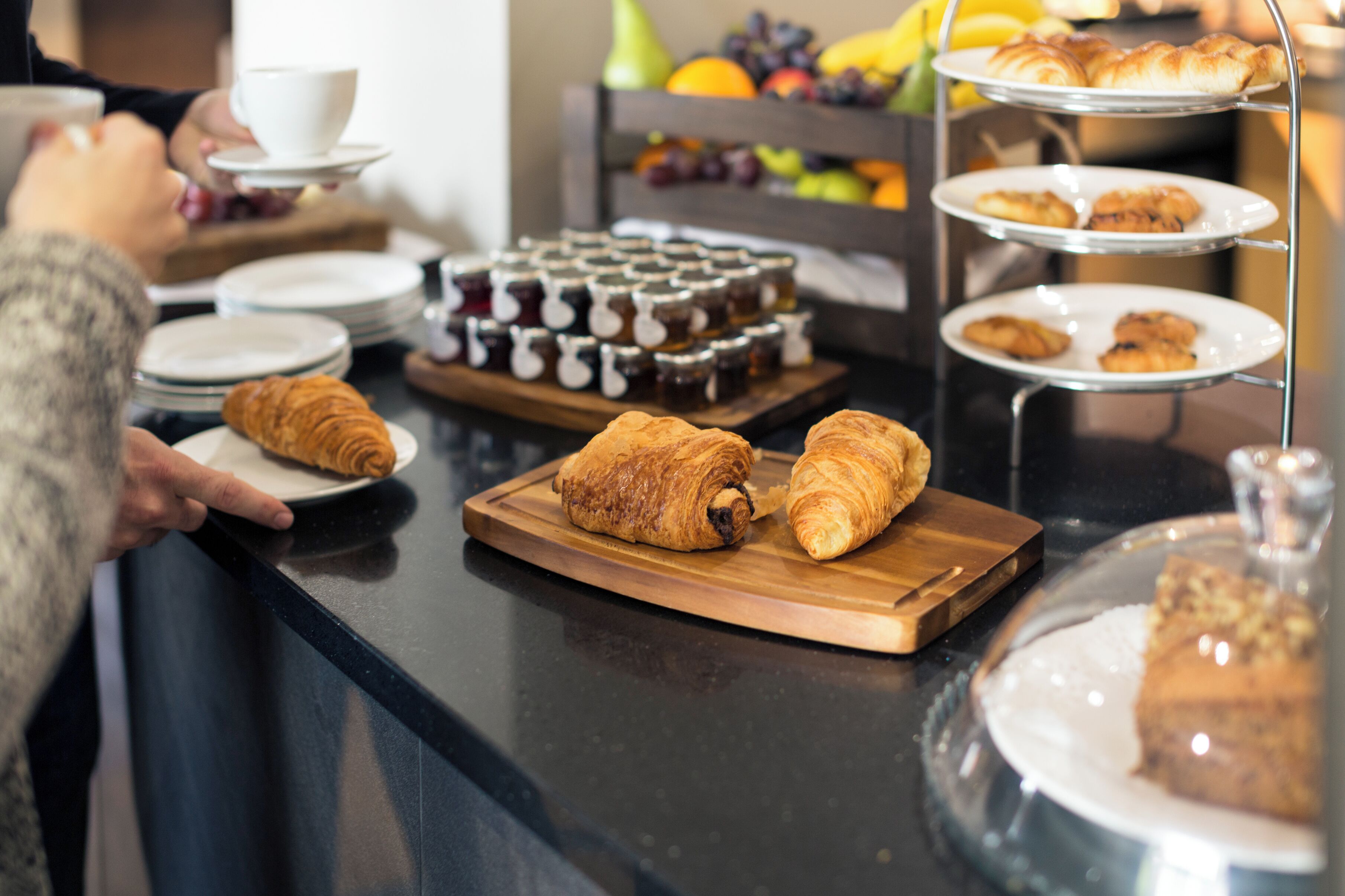 daily english breakfast (gbp 15 per person)